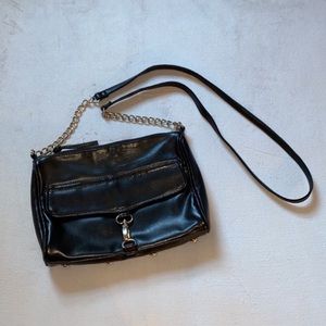 5/$25 🎆 EUC BONGO Black Crossbody Handbag with Silver Hardware